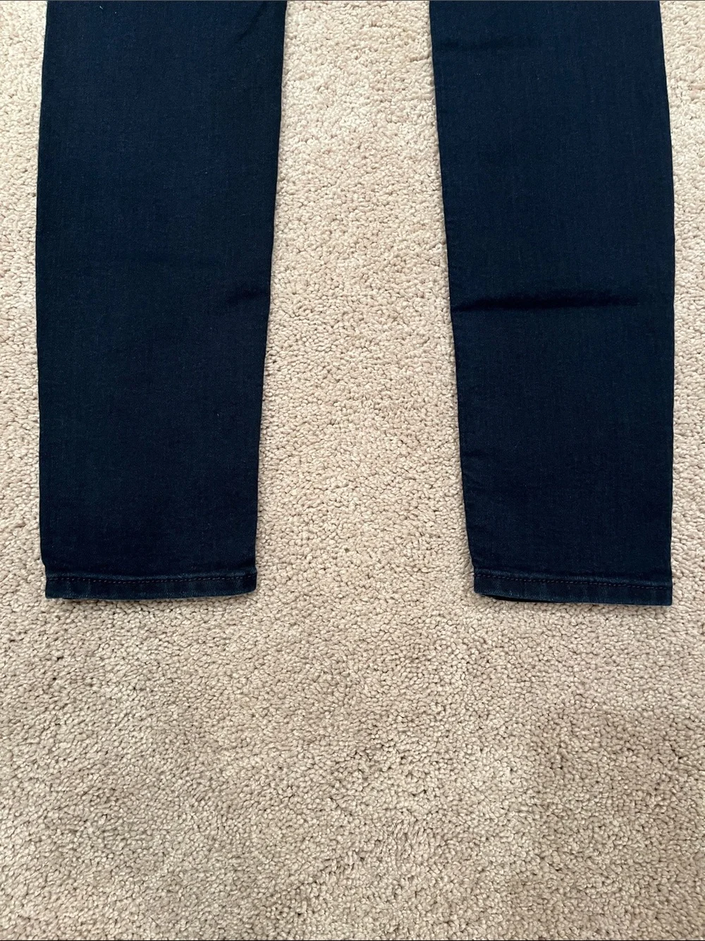 2 Pairs H&M Skinny Jeans Medium Wash & Dark Wash LIKE NEW Size 2 Jeggings